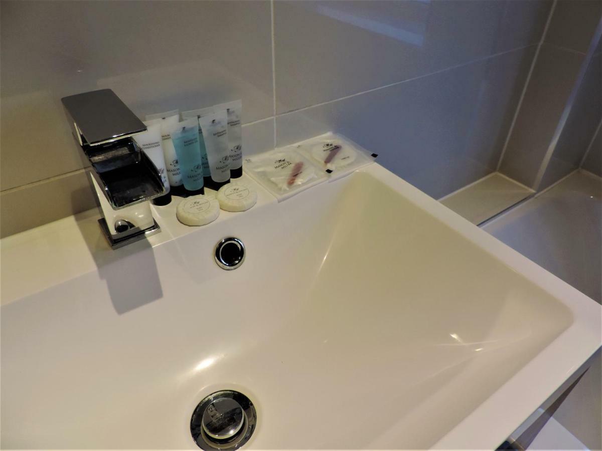 3 Bed Farnborough Air Accommodation Eksteriør bilde